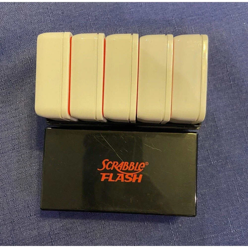 Scramble Electronic Flash Cube Game, Instructions and Box. Needs Batteries